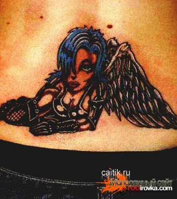 Татуировки с изображением крыльев на спине