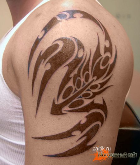 Трайбл татуировки скорпиона