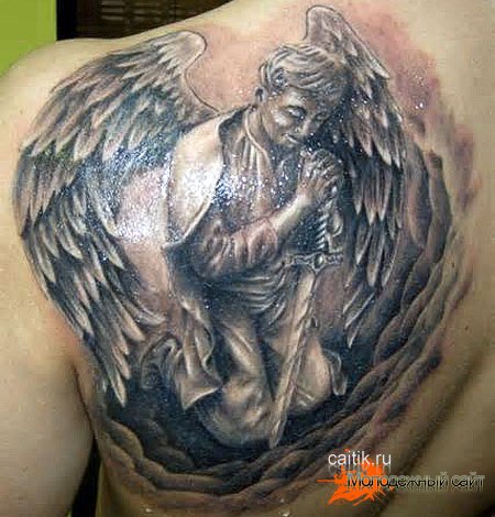 ангел с мечем татуировка