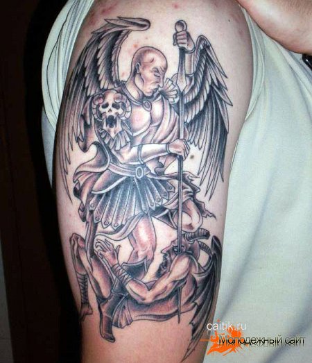 ангел убивающий демона татуировка