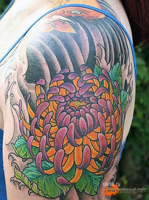 Татуировка хризантема