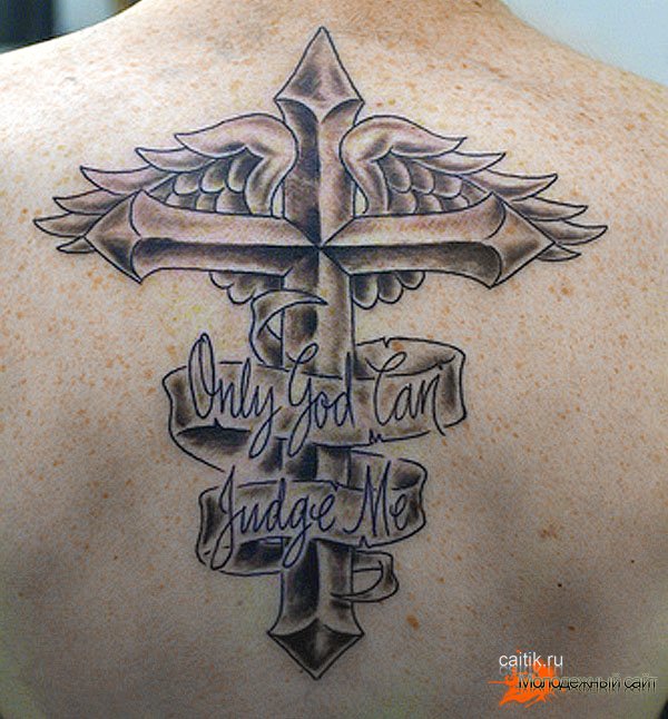 татуировка крест с надписью