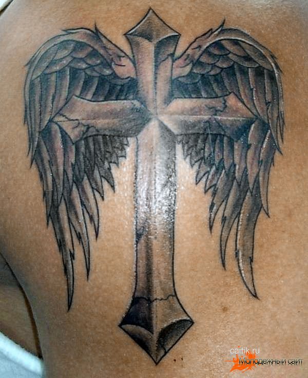 татуировка крест с крыльями