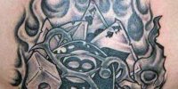 татуировка бильярдный шар с проволокой и пламенем