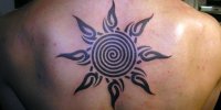 татуировка солнце на спине