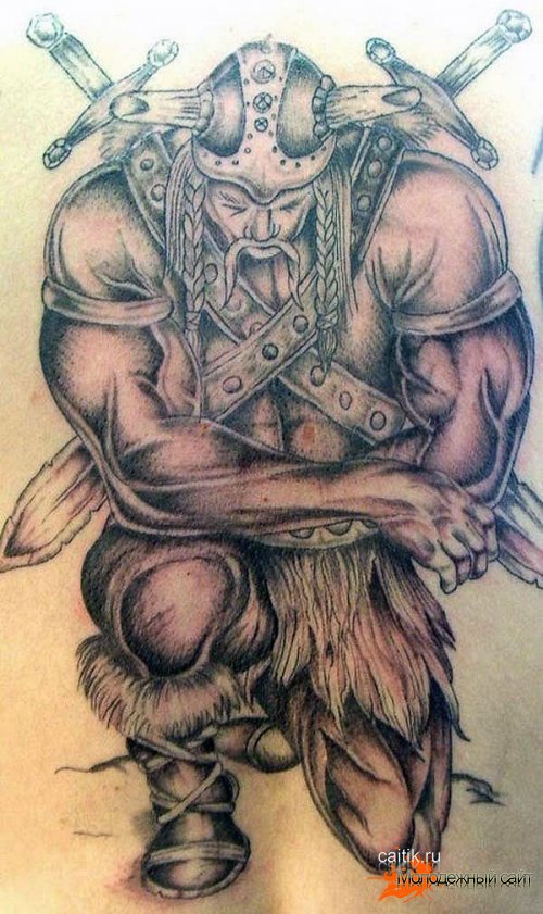татуировка воин склонившийся на колено