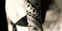 женская татуировка Blackwork на руке
