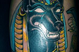 египетская тату Анубис и глаз гора