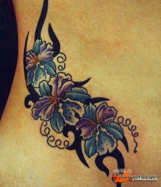 татуировки с цветами