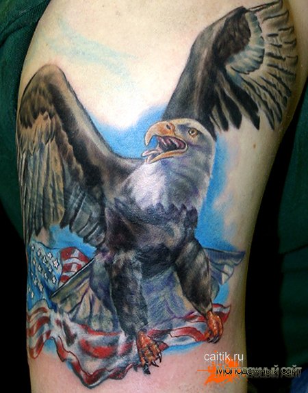 летящий орел татуировка