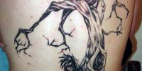 татуировка дерево и человек