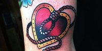 сердце с петлей татуировка